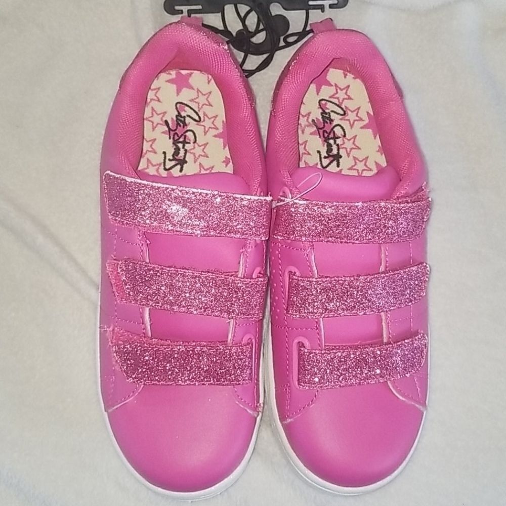 CITY STREETS SNEAKER SZ 4